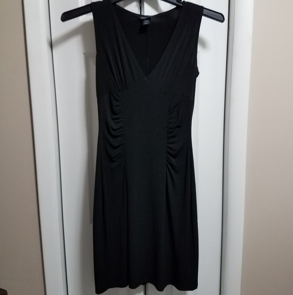 Sleeveless V Neck Dress
